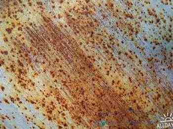 Чем удалить ржавчину с белых кожаных сапог