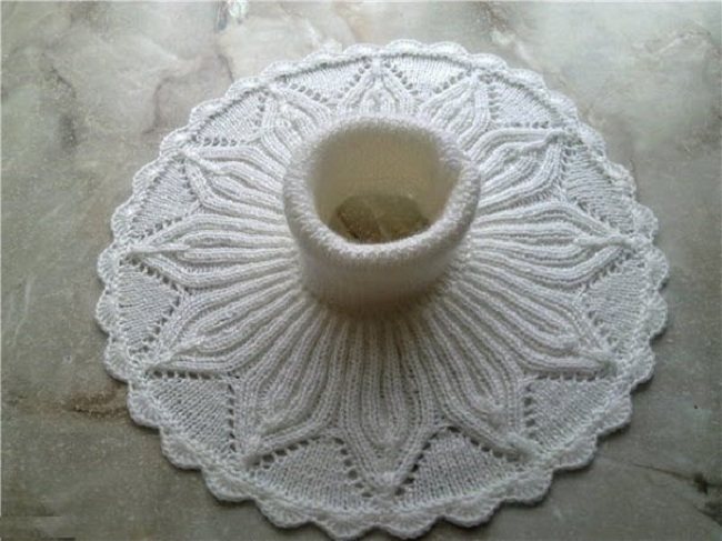 Красивая ажурная манишка для женщин