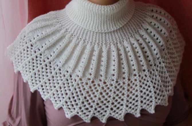 Красивые модели манишек спицами: фото 1