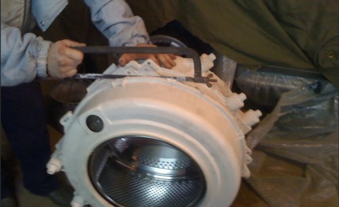 пилим бак точно по шву