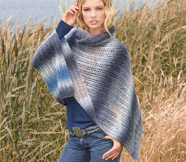 Простое пончо для начинающих из пряжи секционного крашения